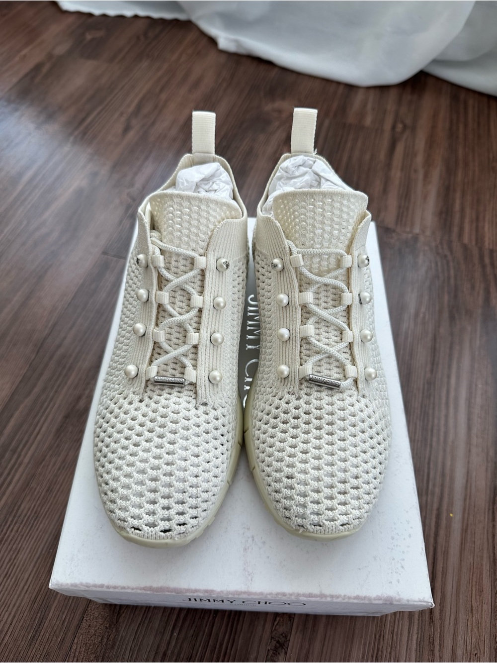 Jimmy Choo Veles Low-top Sneakers in cream colour